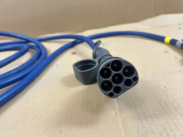 Câble de charge EV Ford Mustang Mach-E OEM MAM80697 image 5