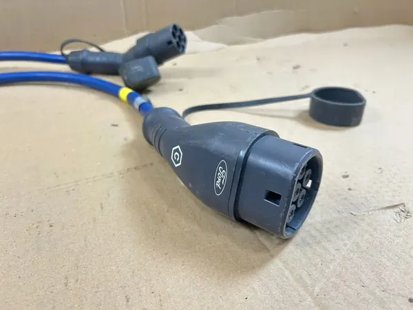 Câble de charge EV Ford Mustang Mach-E OEM MAM80697 image 6