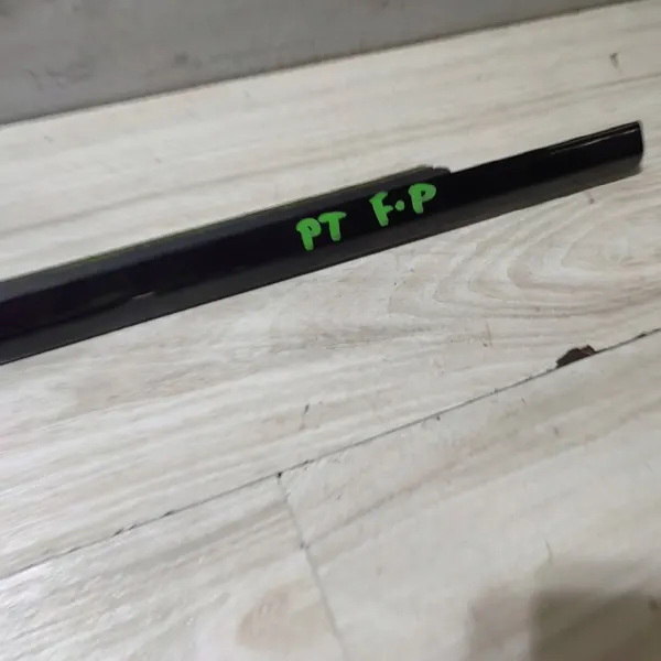 Bakrutsguide OEM P7FP Höger sida Jaguar F-Pace image 3