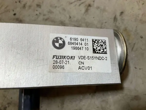 Válvula radiador ar condicionado BMW OEM 61906411 - Usado image 3