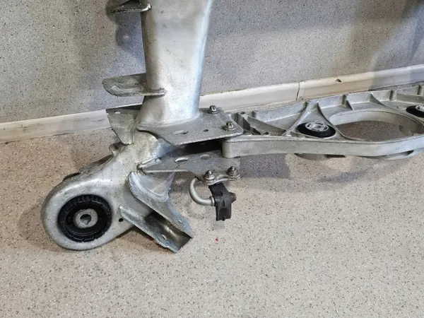 OEM A2213500508 Subchasis trasero Mercedes Clase S image 4