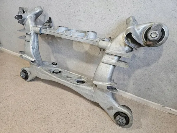 OEM A2213500508 Subchasis trasero Mercedes Clase S image 9