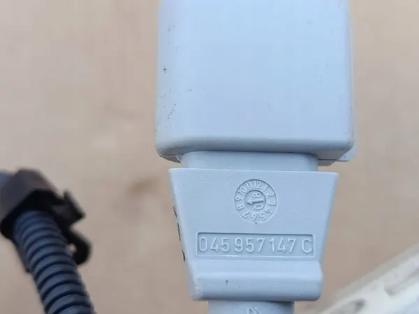 Kampiakselin sijaintianturi SKODA ROOMSTER PRAKTIK (5J) OEM 045957147C image 9