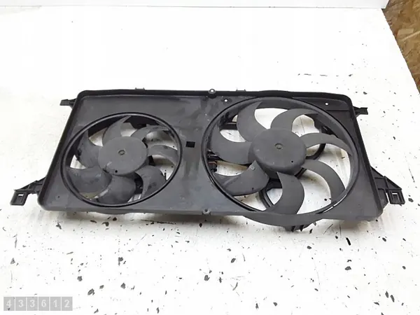 2009 Ford Transit Jäähdyttimen tuuletin suojuksella OEM image 5