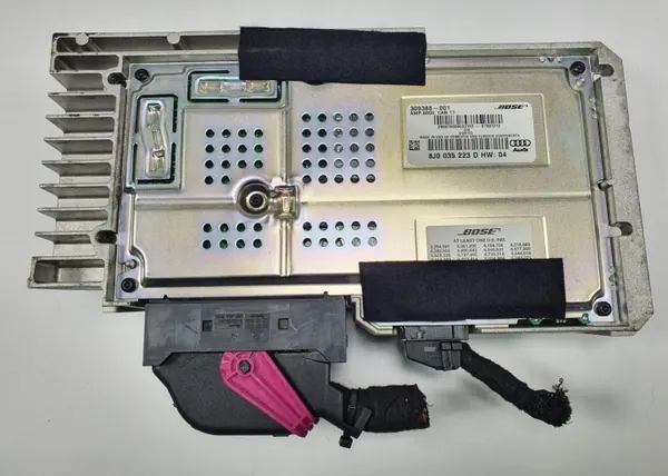 Audi TT 8J BOSE Audio-vahvistin OEM 8J0035223D image 3