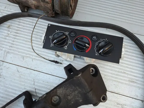 Sistema AC Renault Mascott 3.0 OEM 765432 image 4