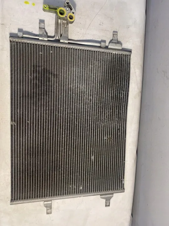 Condenseur AC Volvo OEM 8G91-19710-AC pour S60 2010-2013 image 2