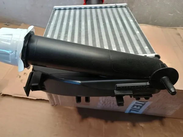 Intercooler OEM 144963014R pour Renault Clio IV/Captur image 4