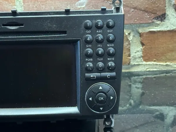 Radio Navigation Mercedes W203 OEM A2038703094 image 3