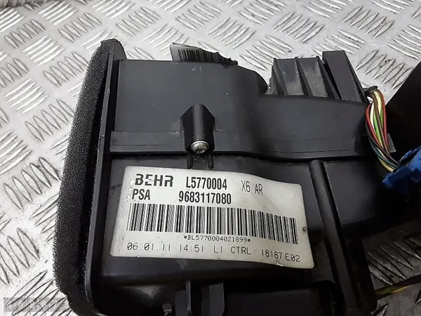 Moteur de souffleur de chauffage Citroen C6 2010 OEM image 4