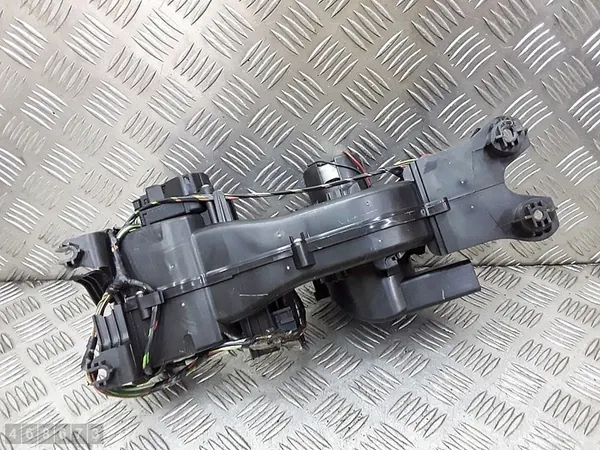 Moteur de souffleur de chauffage Citroen C6 2010 OEM image 5