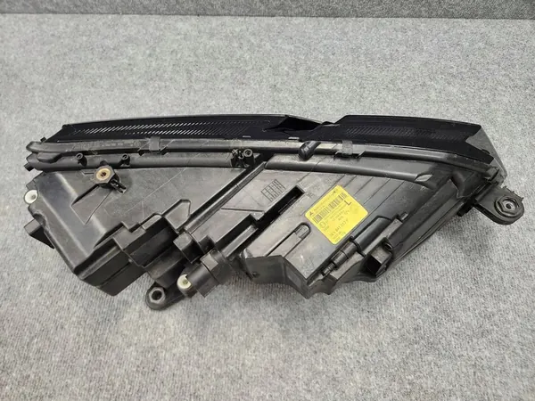 Farol Dianteiro Esquerdo - Skoda Octavia III 2017-2020 OEM image 7