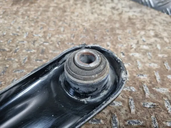 Braccio di Controllo Posteriore Inferiore Cadillac Escalade 2007 15039398 image 5