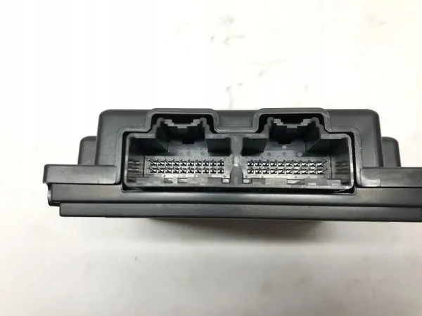 Module sans clé OEM 793186748 pour Chevrolet Corvette C8 image 8