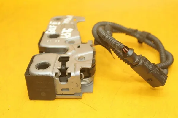 Haubenverschluss VW Golf VI 5K1823509 image 4