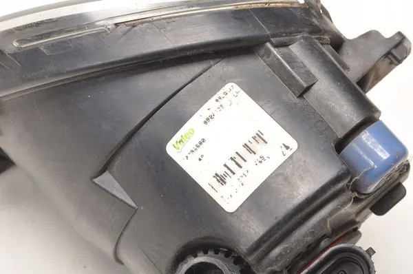 Farol de neblina esquerdo Volvo C30 2010 OE 30796680 image 3