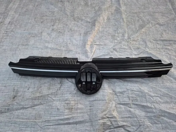VW Golf VIII Kühlergrill OEM 5H0853651N - Gebraucht image 2