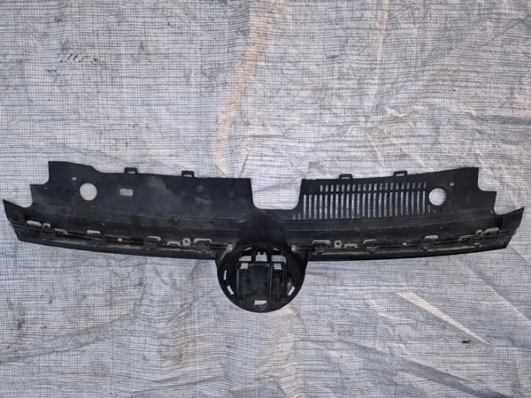 VW Golf VIII Kühlergrill OEM 5H0853651N - Gebraucht image 5