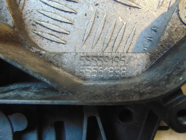 Opel OE 55559195 Oljepumpshus - Begagnad image 3