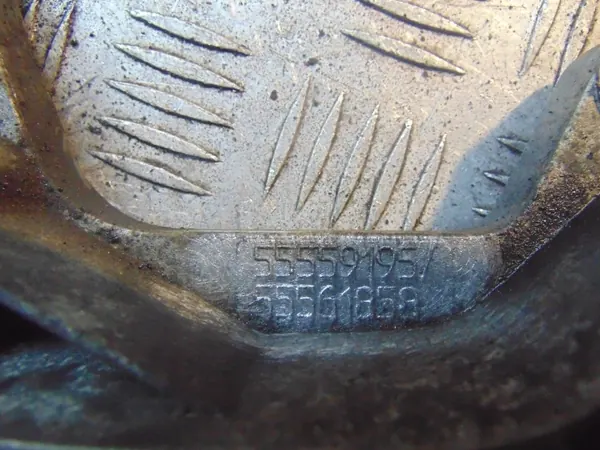 Opel OE 55559195 Oljepumpshus - Begagnad image 4