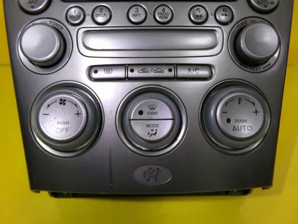 Mazda 6 Panneau Central Radio Climatisation 2002-2008 Occasion image 3