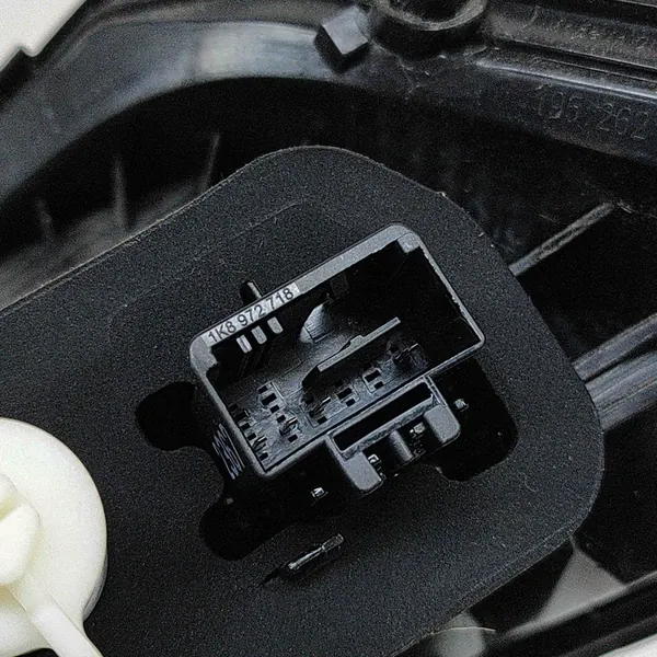 Luz LED Trasera Izquierda VW Passat B8 Sedan image 3