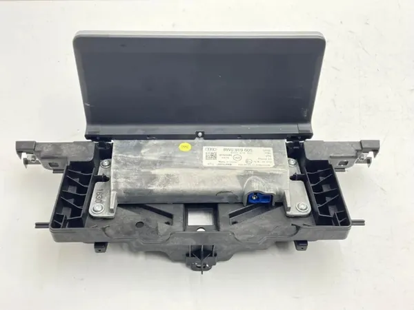 Audi A4 Avant navigatiescherm OEM 8W0919605 image 3