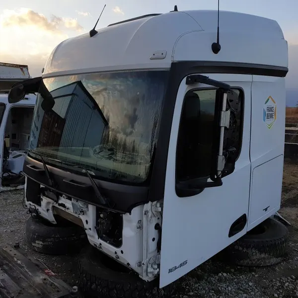 Cabina Mercedes-Benz Stream Space 2300 - OEM Usado image 2