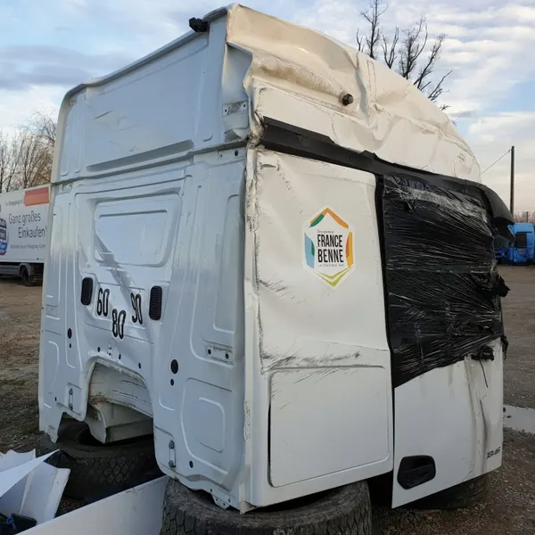 Cabina Mercedes-Benz Stream Space 2300 - OEM Usado image 4