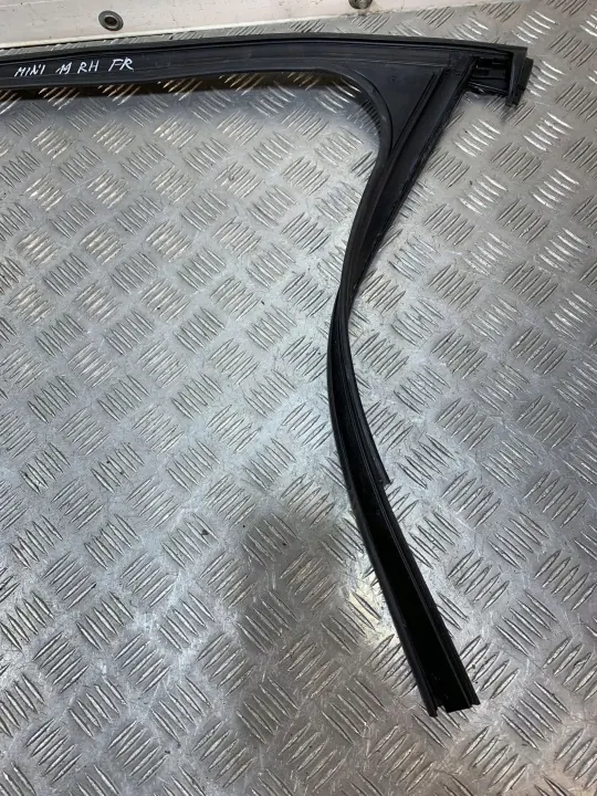 Mini Cooper F60 etuoven ikkunatiiviste OEM 7390094A110 image 9