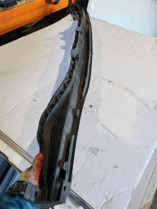 Untere Windschutzscheibendichtung Peugeot 208 OEM 9676158680 image 3
