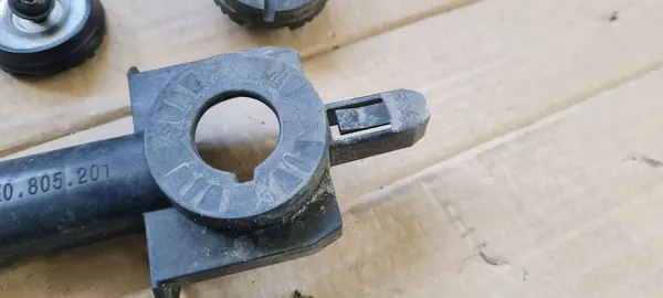 A6 C8 4K Kylarfäste 4K0805201 A7 4K image 6