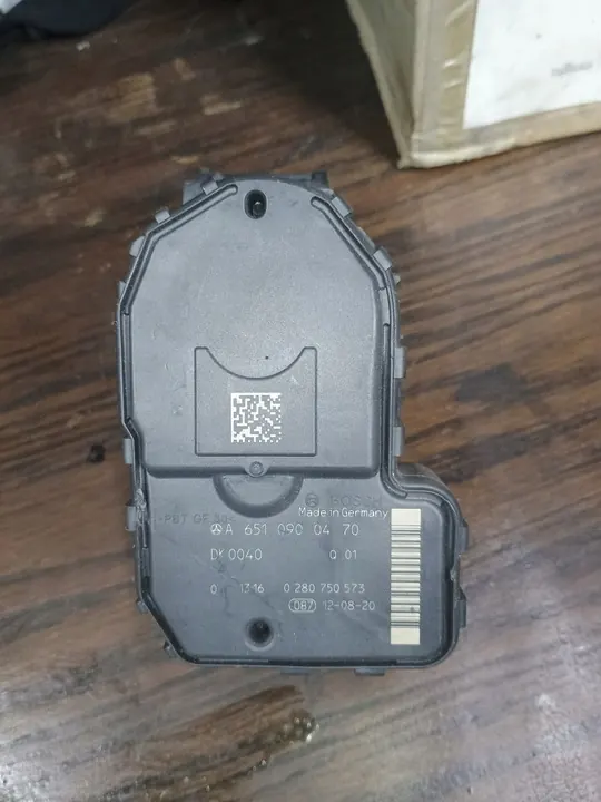 Corpo de borboleta A6510900370 A6510900470 image 2