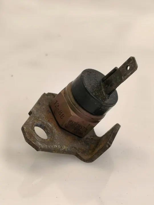 Sensor Temperatura Líquido Audi 80/90/S2 B4 OEM 053919521 image 2
