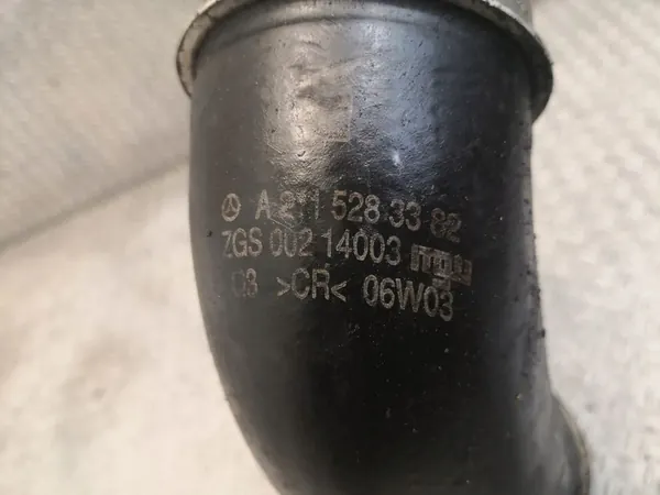 Mercedes-Benz E W211 Intercooler-Schlauch image 4