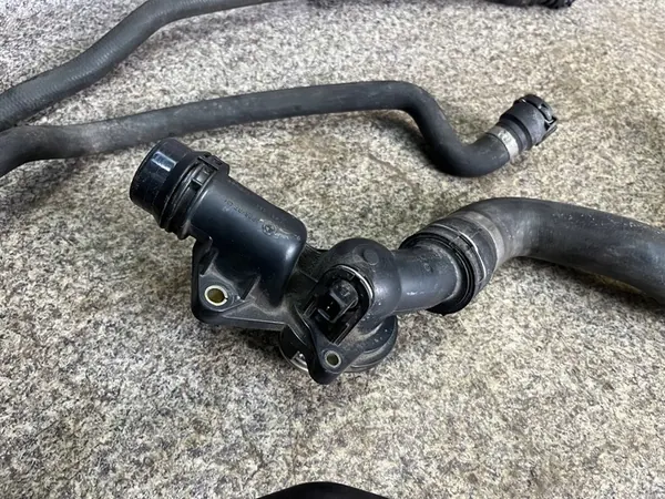 Vesimanifoldsähkösäätöletku BMW X3 E83 2.5i M54 image 6