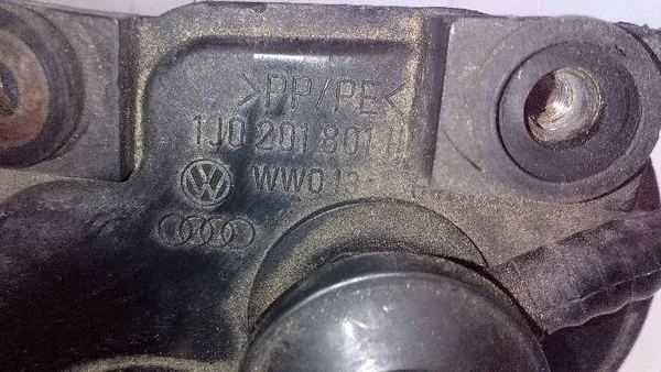 Gebruikte koolstoffilter OEM 1J0201801H voor VW Golf IV image 6