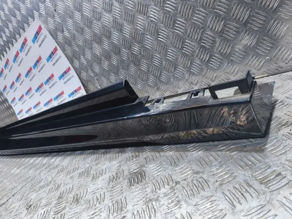 BMW OEM 8069996 Oikea askellistaus Black Sapphire image 10