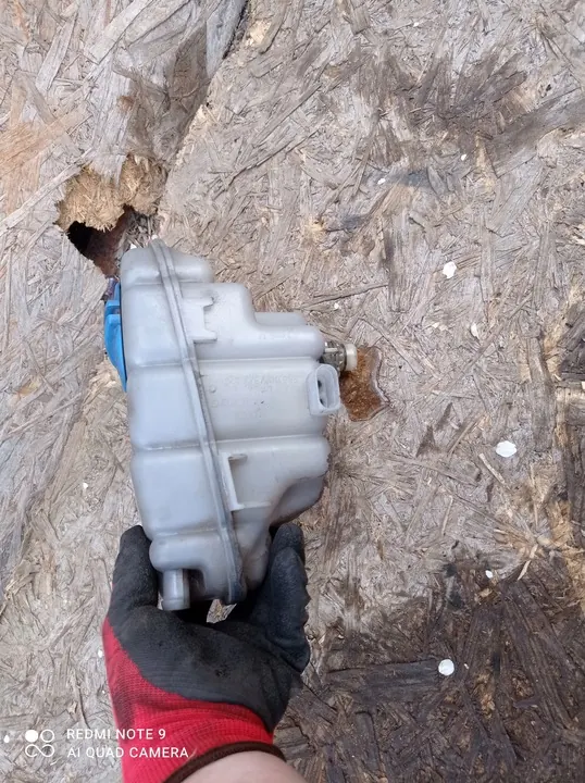 Audi A6 C7 Flüssigkeitsbehälter 4G0121403G image 2