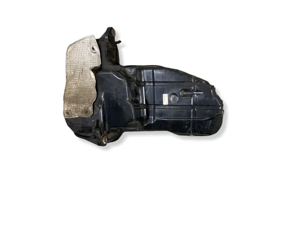 Tanque AdBlue Audi Q7 OEM 4M0131878BE Usado image 9