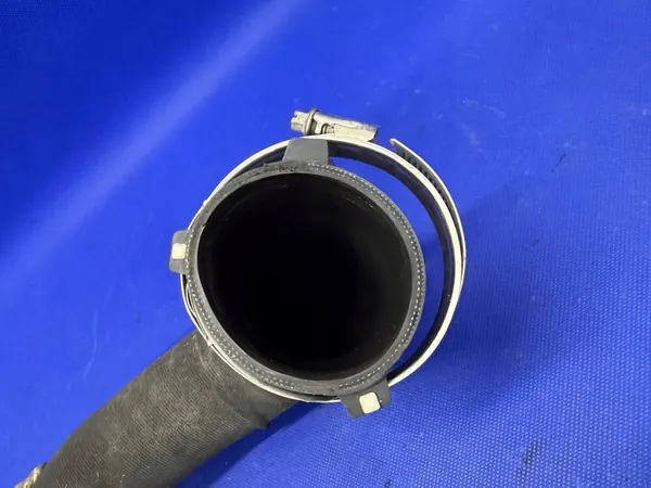 AUDI A6 A7 C7 3.0 TDI Intercooler Schlauch 4G0145738AB image 4