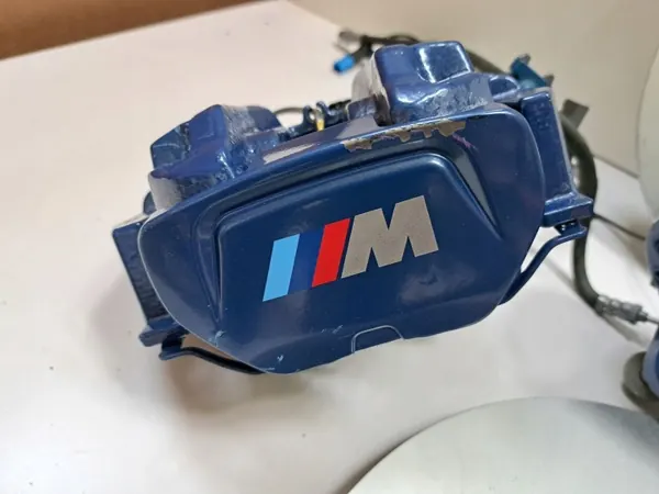 Kit de Freno BMW M OEM - Pinzas, Discos, Pastillas image 10