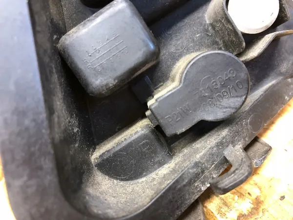 BMW 3 F31 Vänster Baklampfäste 63217313047 image 4