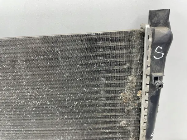 Radiateur d'eau Mercedes-Benz OEM 1685000208 Occasion image 3