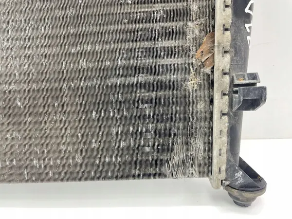 Radiateur d'eau Mercedes-Benz OEM 1685000208 Occasion image 5