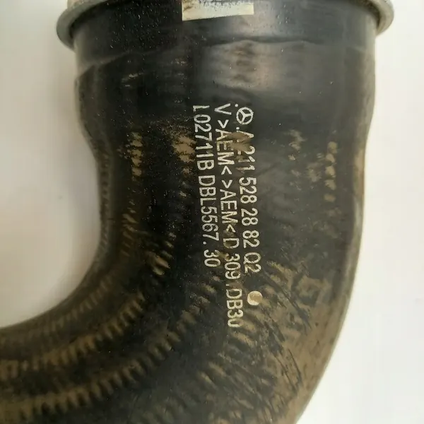 2004 Mercedes-Benz E W211 Intercooler-slang A2115282882Q2 image 7