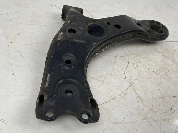 Braccio di controllo inferiore anteriore Toyota Prius+ 2015 4865442040 image 2