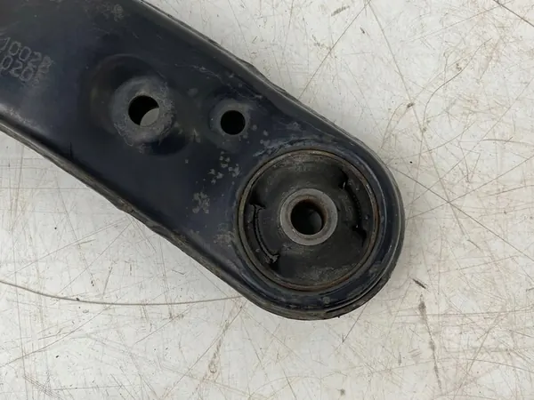 Braccio di controllo inferiore anteriore Toyota Prius+ 2015 4865442040 image 4