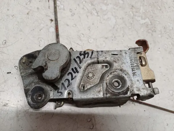 VW Karmann Ghia 55-74 Vasen Ovisulku OEM 1430405013.4L image 4
