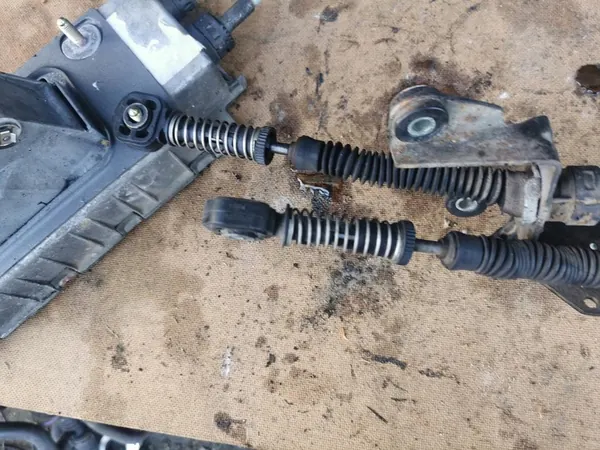 Vaihteensiirtovipu + kaapelit Audi A3 8L Lift 1.9 TDI image 4